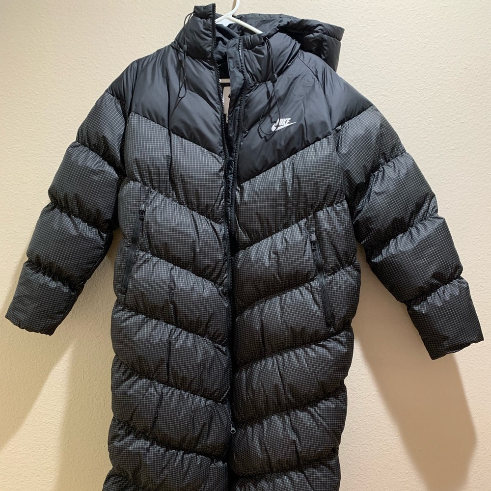 Nike Windrunner PrimaLoft®
Women’s Storm-FIT Hooded Parka Jacket